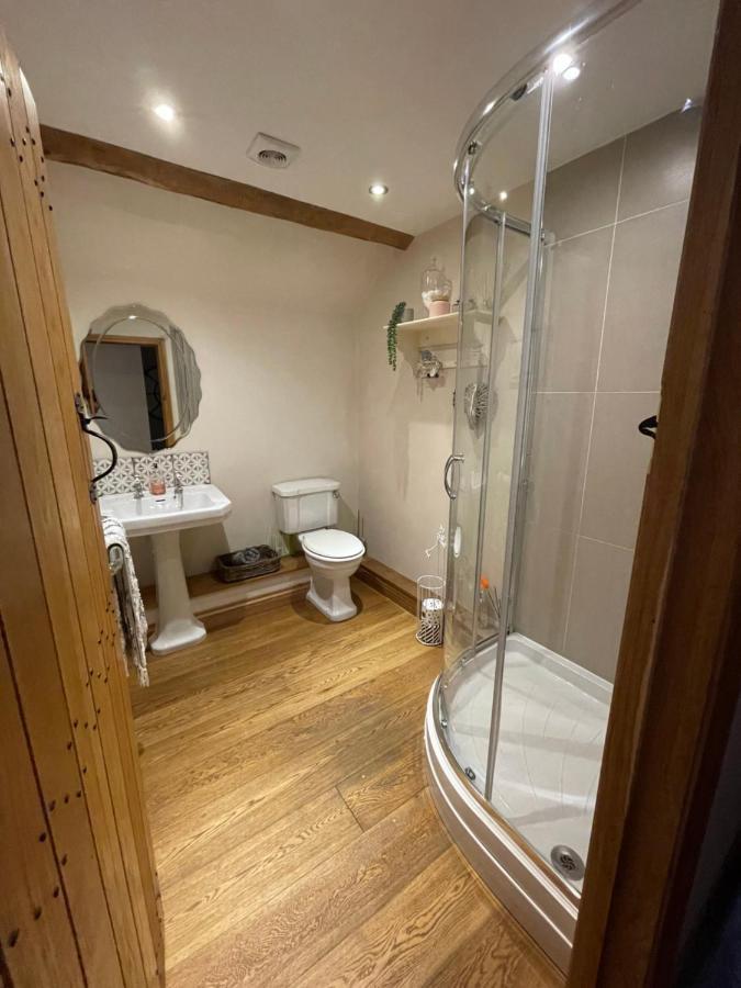 The Cider Barn - Spacious First Floor Apartment Set Within Barn Conversion Cheltenham Exterior foto