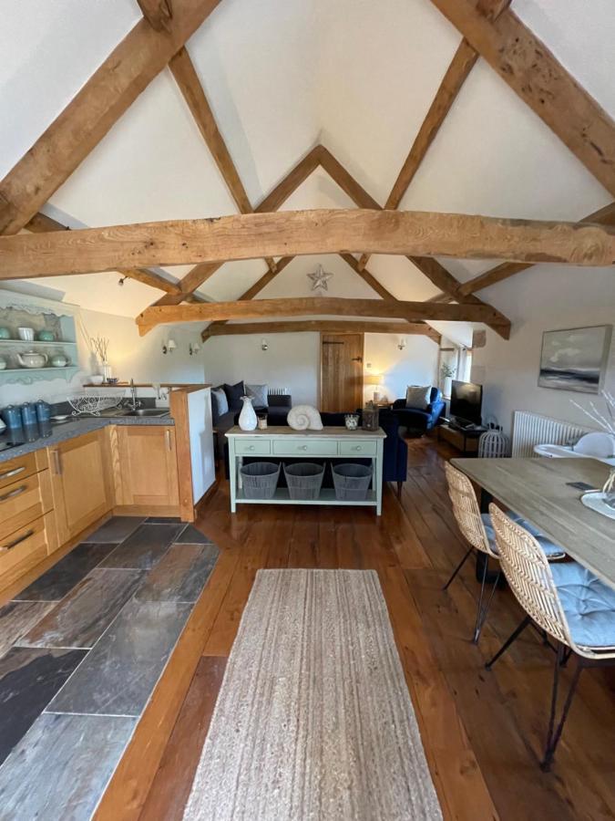 The Cider Barn - Spacious First Floor Apartment Set Within Barn Conversion Cheltenham Exterior foto